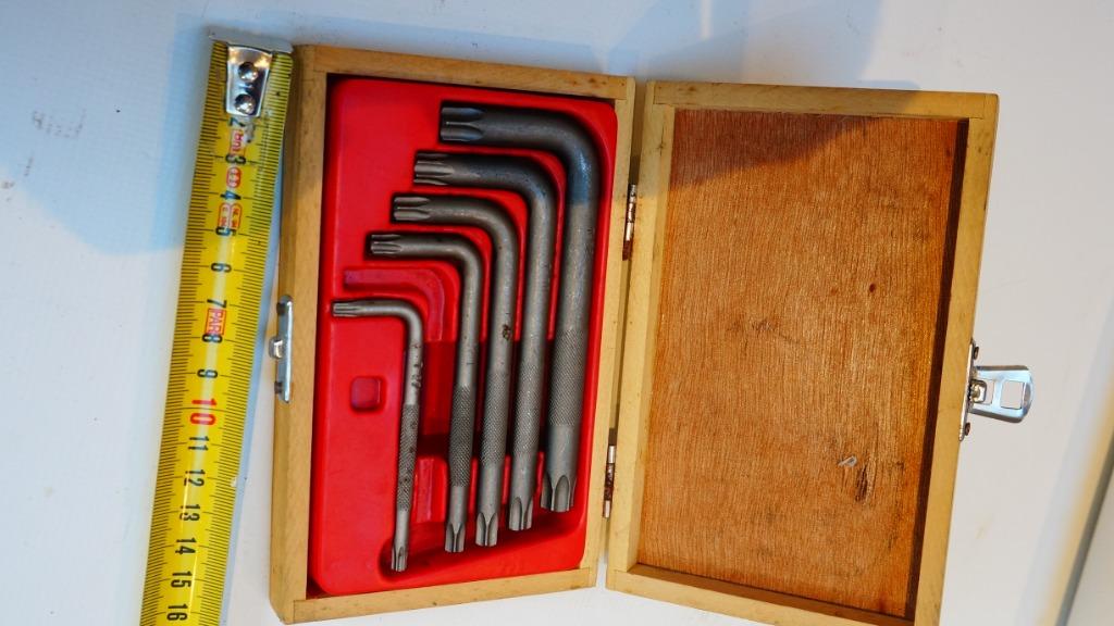 Doos met oude zeshoekige TORX sleutels, Ophalen of Verzenden