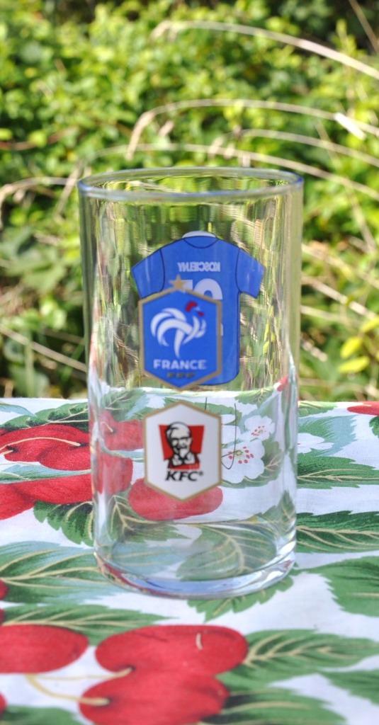 verre  equipe foot de france maillot 21 koscielny pub kfc, Collections, Enlèvement ou Envoi, Comme neuf, Autres types