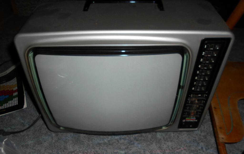 Ancien téléviseur couleurs portatif, Enlèvement