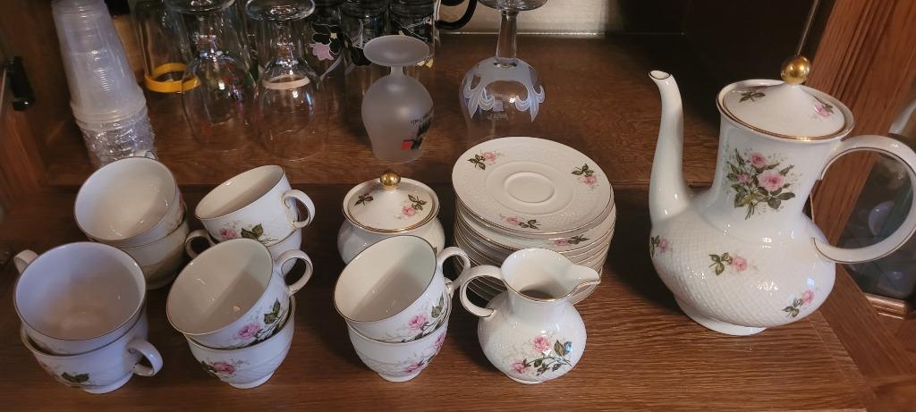 Annabelle Bavaria porseleinset met rozenpatroon, Ophalen