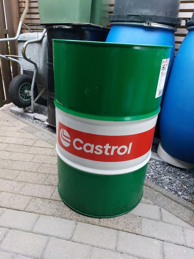 Leeg olievat van 208 liter van Castrol, Ophalen, Gebruikt