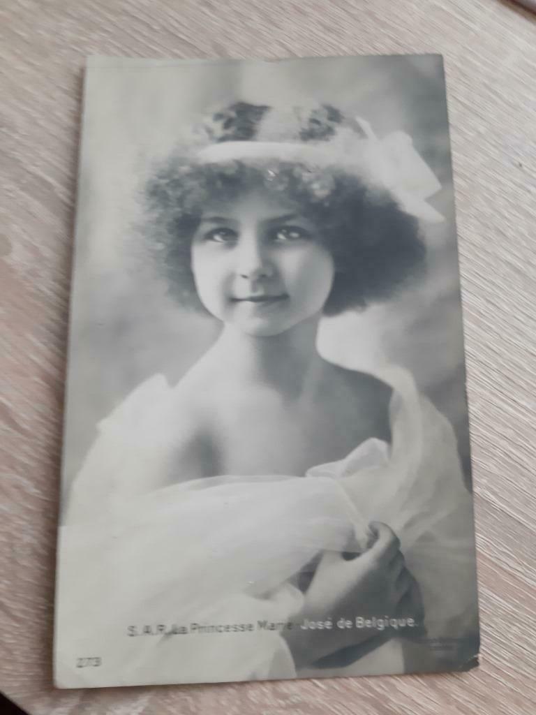 Prinses Marie-José van België / 4 PK, Verzamelen, Koningshuis en Royalty, Ophalen of Verzenden, Gebruikt, Kaart, Foto of Prent