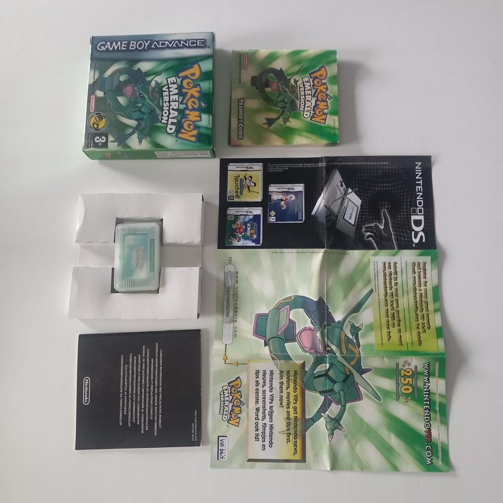 Pokémon Emerald version eur pal gameboy adv, Games en Spelcomputers, Ophalen of Verzenden, Zo goed als nieuw