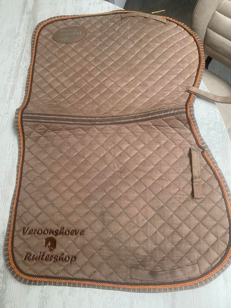 Tapis de selle, Enlèvement, Utilisé