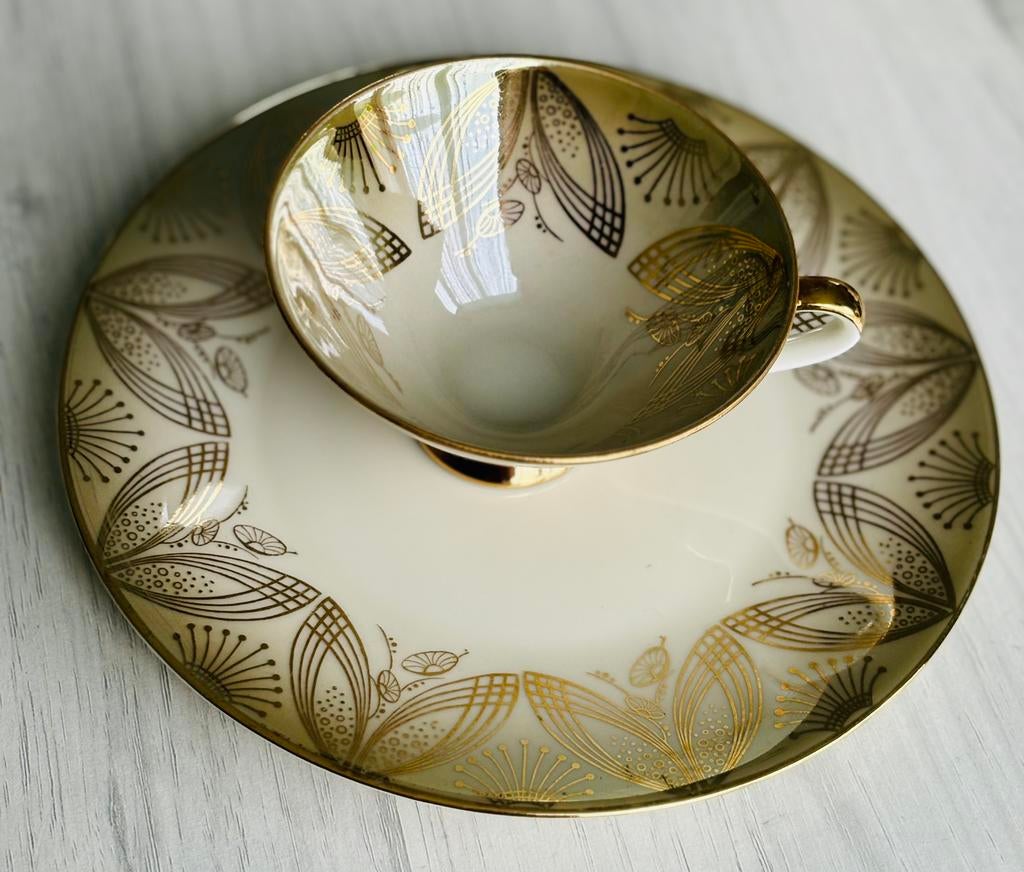 Tasse et assiette à dessert porcelaine vintage, Enlèvement