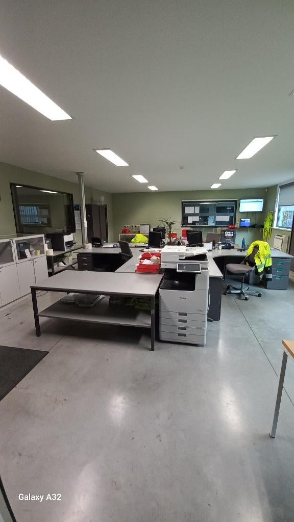 Complete ruime bureau opstelling voor 4 personen (eiland), Enlèvement, Comme neuf
