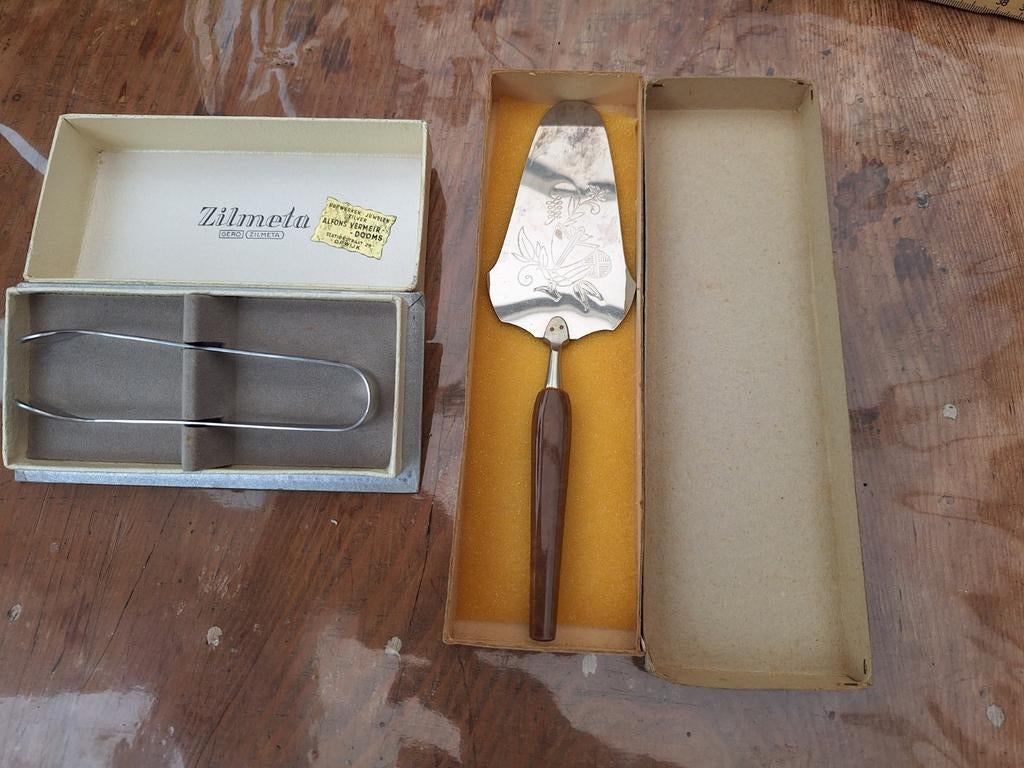 Vintage taartenschepper en suikertang, Ophalen, Zo goed als nieuw