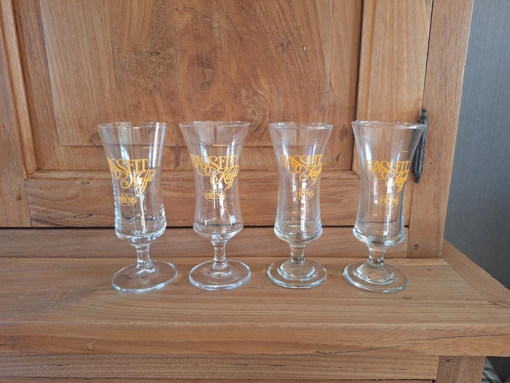 4 glazen voor Hasseltse koffie van Fryns, Enlèvement