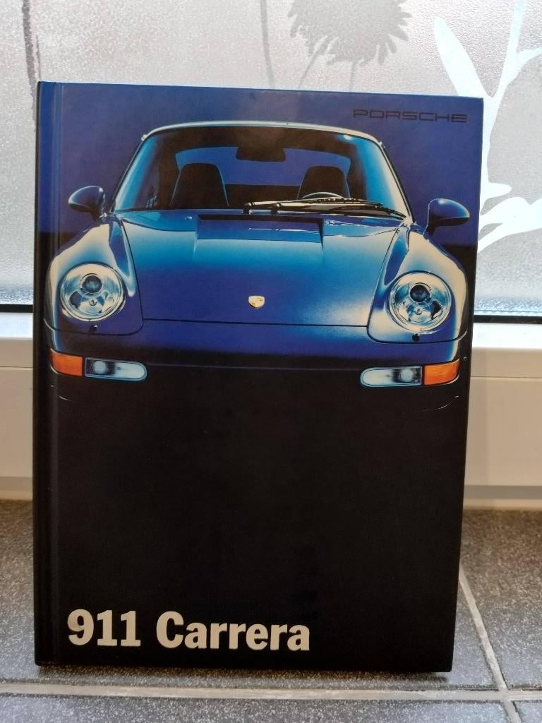 Livre brochure catalogue Porsche 911 Carrera type 993, Ophalen of Verzenden, Gelezen, Porsche