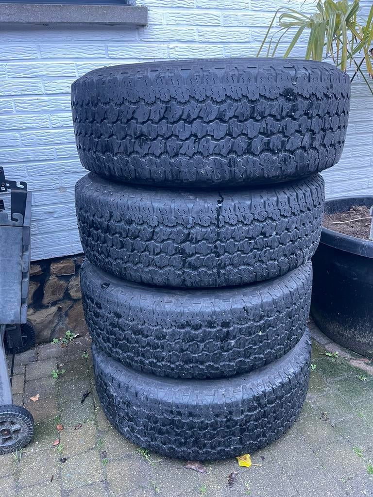 Set sportvelgen/offroadbanden Goodyear Wrangler  235/70R16, Ophalen, Gebruikt