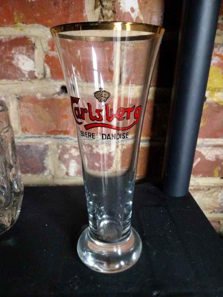 CARLSBERG  émaillé, Enlèvement ou Envoi