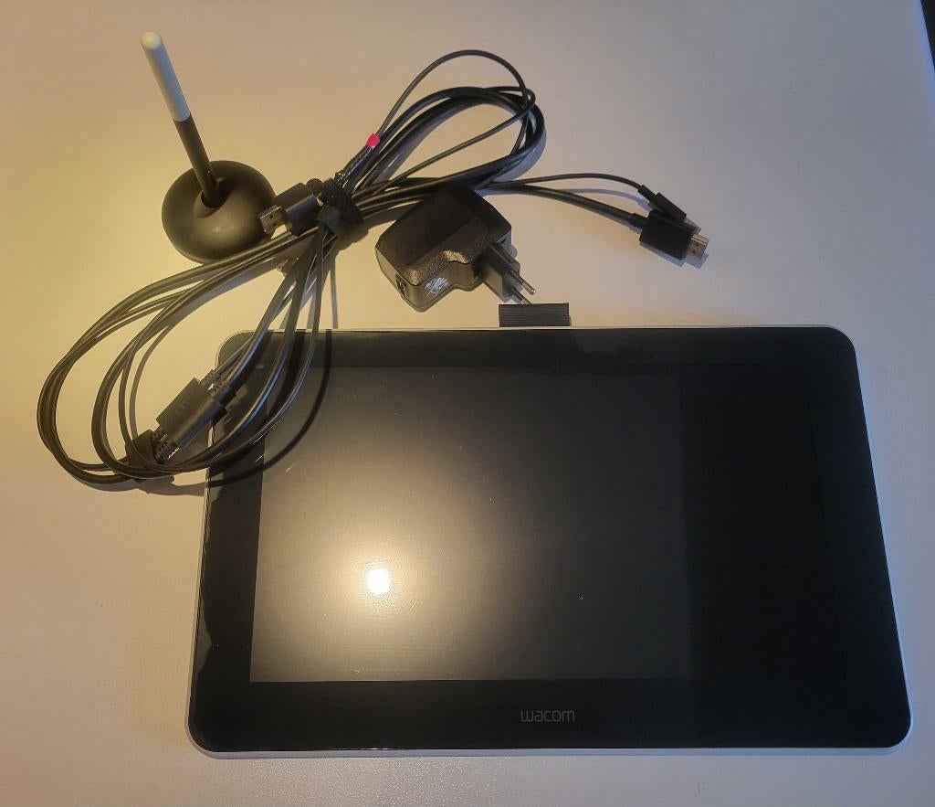 Wacom Intuos Pro M – tekentablet met display– €120, Ophalen, Multi-touch, Zo goed als nieuw, Wacom