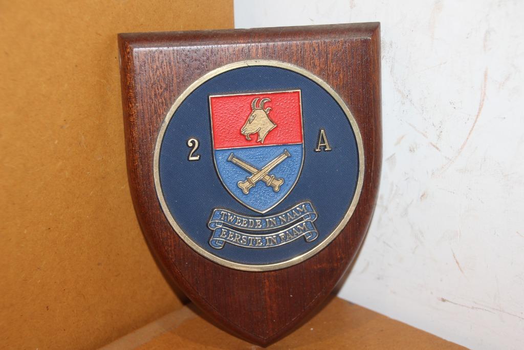 ABL Crest "2eme Regt d'Artillerie" (2A), Collections, Objets militaires | Général, Envoi, Armée de terre, Emblème ou Badge
