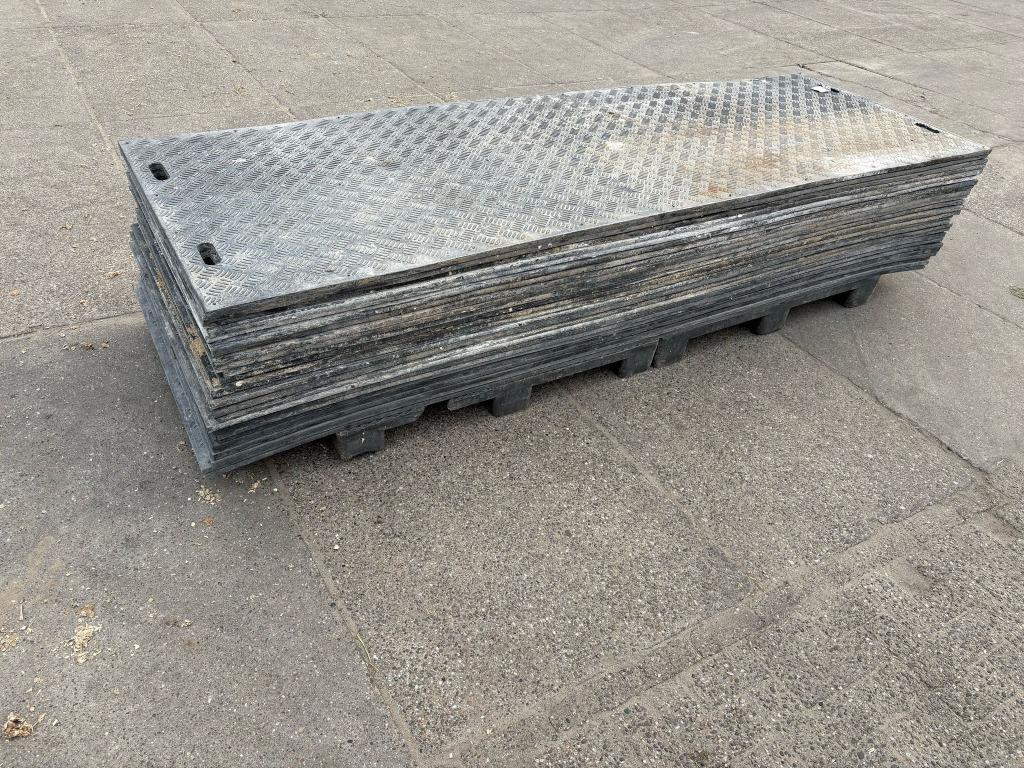 Gebruikte kunststof rijplaten 300x100cm te koop of te huur, Doe-het-zelf en Bouw, Platen en Panelen, Ophalen of Verzenden, Gebruikt