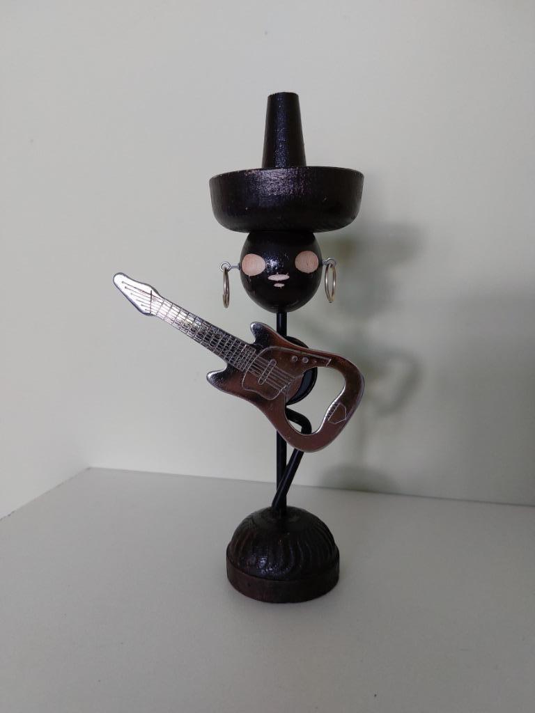 Ouvre-bouteille vintage Nasco musician mexicain guitare somb, Antiquités & Art, Enlèvement ou Envoi