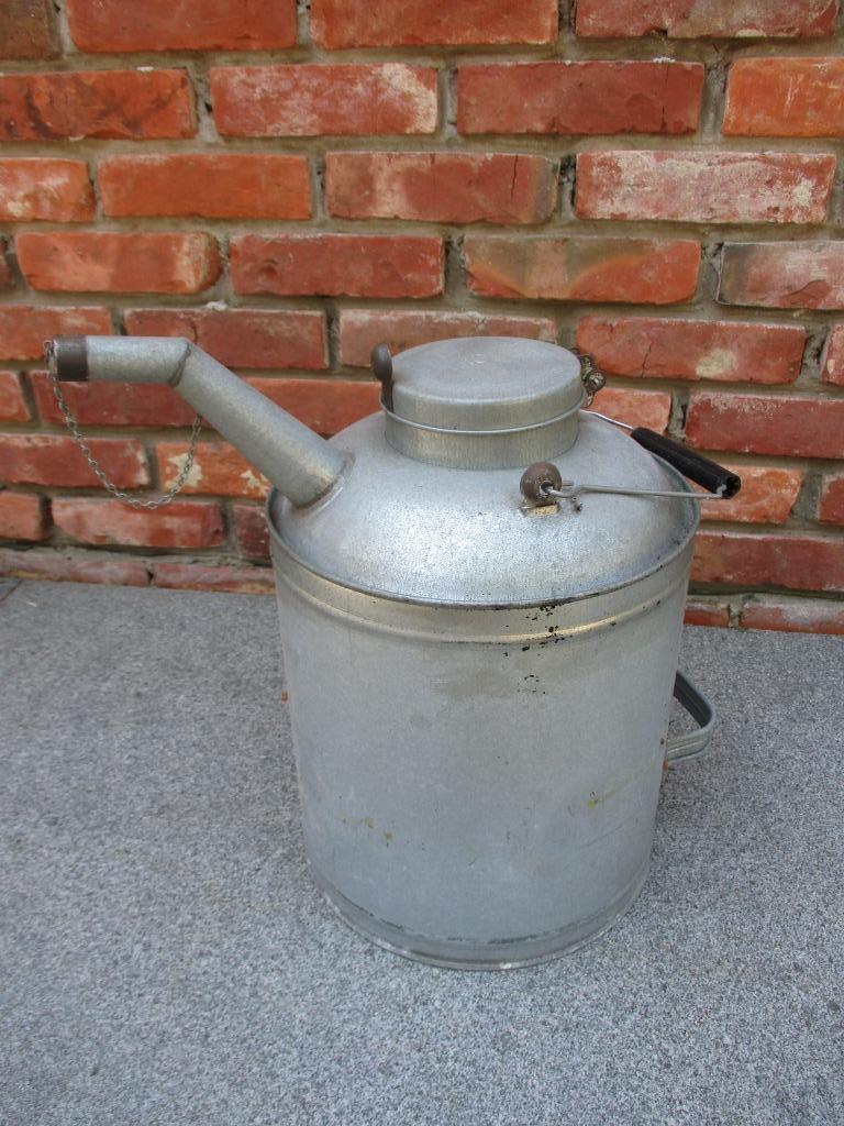 oude oliekan ,vintage van 10 liter , ook mooi als bloempot, Antiek en Kunst, Ophalen