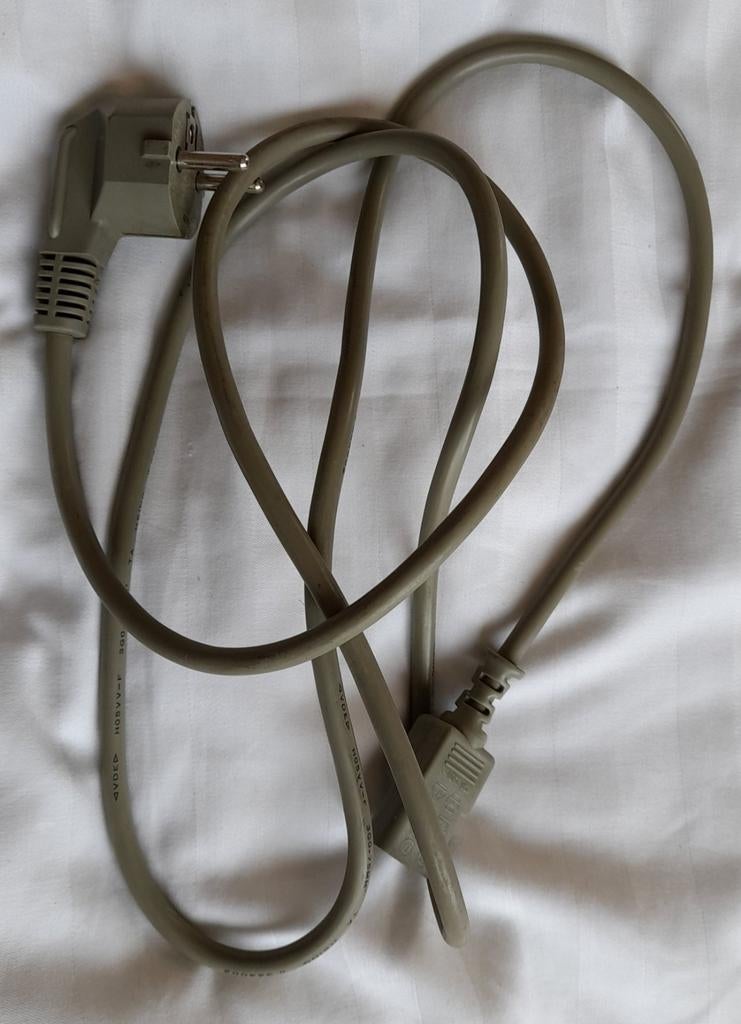 Câble secteur 10A 250V, 2m, Enlèvement ou Envoi, Comme neuf, 2 à 5 mètres, Autres câbles
