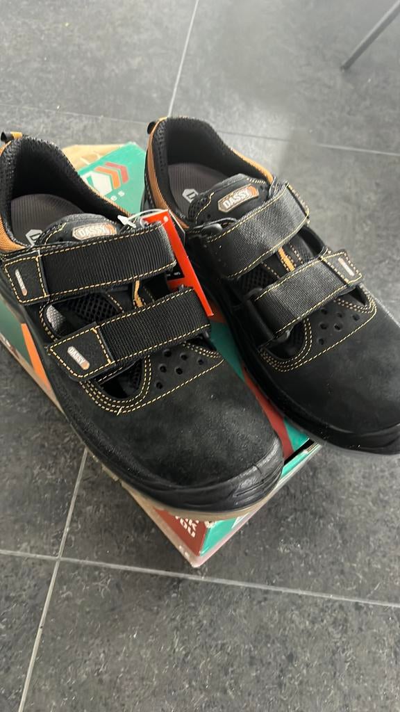 Chaussures de sécurité ouvertes 41 Dassy noires. Neuves, Gebruikt