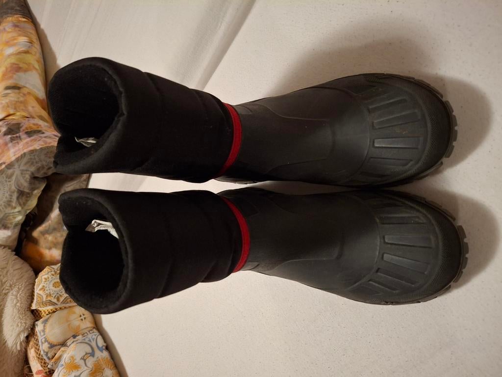 2 paar laarzen 40/41, Enfants & Bébés, Vêtements enfant | Chaussures & Chaussettes, Enlèvement ou Envoi, Decathlon, Utilisé, Bottes