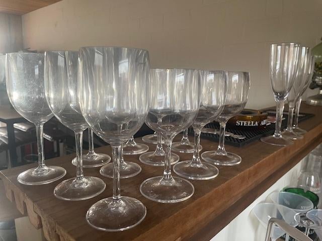 Lot 12 wijnglazen  in harde pvc, Ophalen of Verzenden, Gebruikt, Overige materialen, Glas of Glazen