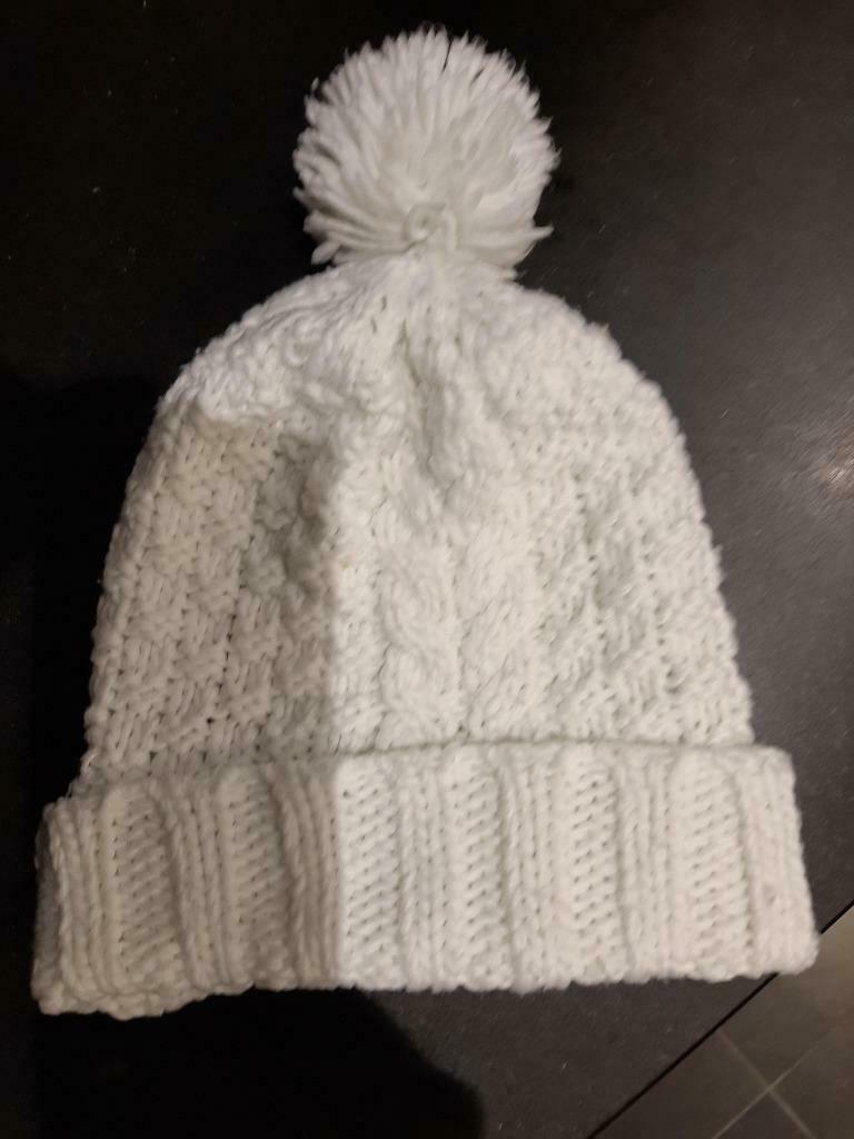 chapeau fille blanc - très bon état, Vêtements | Femmes, Enlèvement ou Envoi, Porté, Taille 34 (XS) ou plus petite, Bonnet
