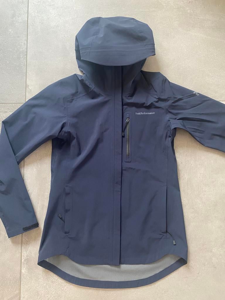 Peak Performance - Hipe regenjas. Maat S., Blauw, Peak Performance, Ophalen of Verzenden, Zo goed als nieuw
