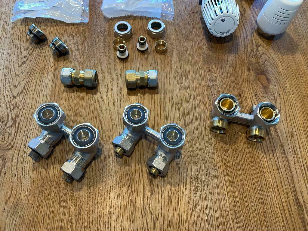 Module hydraulique bitube - têtes thermostatiques (lot), Bricolage & Construction, Chauffage & Radiateurs, Neuf, Autres types