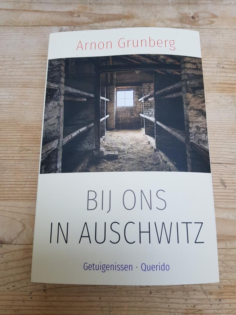 Arnon Grunberg - Bij ons in Auschwitz, Ophalen of Verzenden, Zo goed als nieuw, Arnon Grunberg
