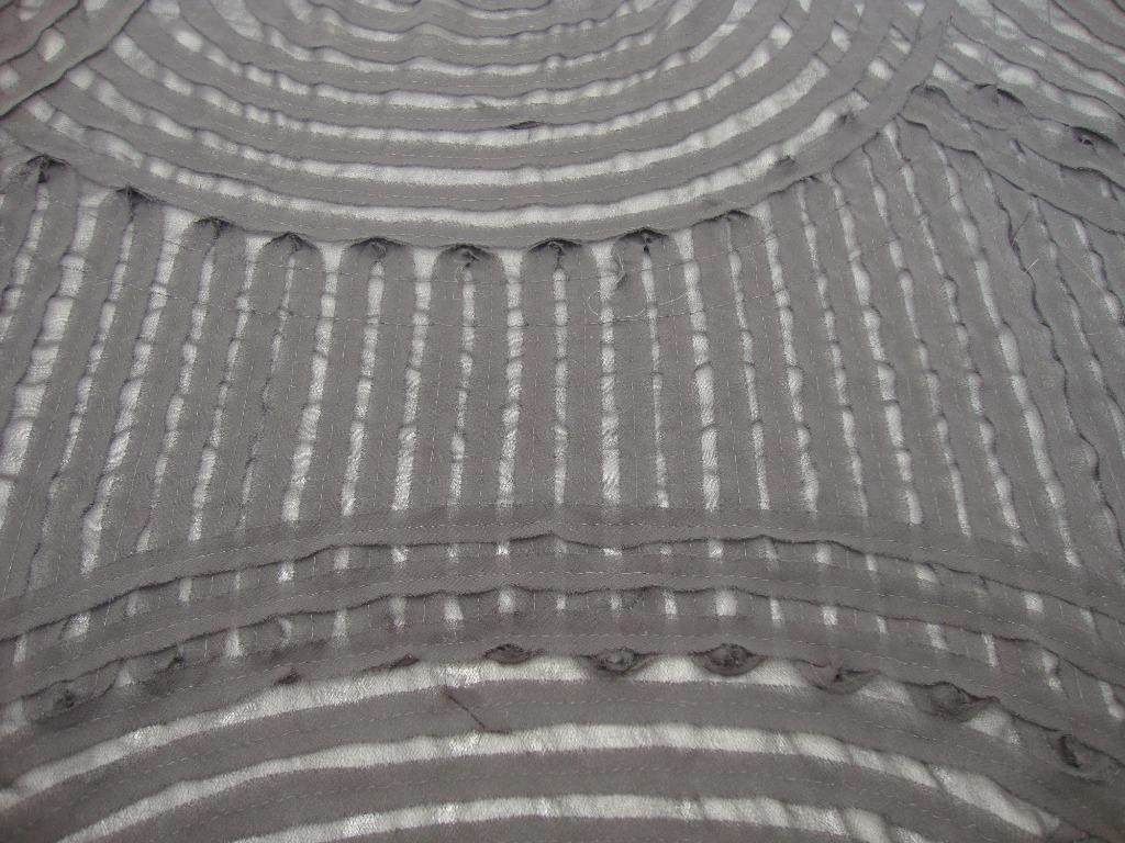 1m/1,50m Mousseline noire arabesques rubans ton/ton, Neuf, Enlèvement ou Envoi, 120 cm ou plus, Polyester