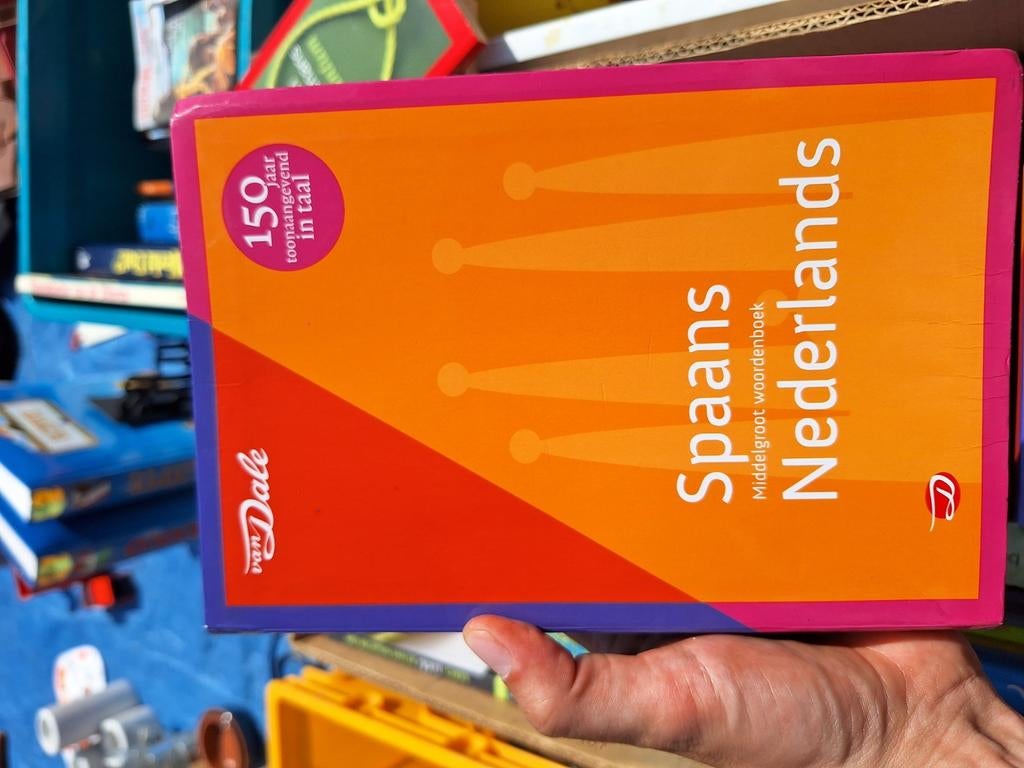 Middelgroot woordenboek Spaans - Nederlands Van Dale, Ophalen of Verzenden, Zo goed als nieuw, Van Dale, Nederlands