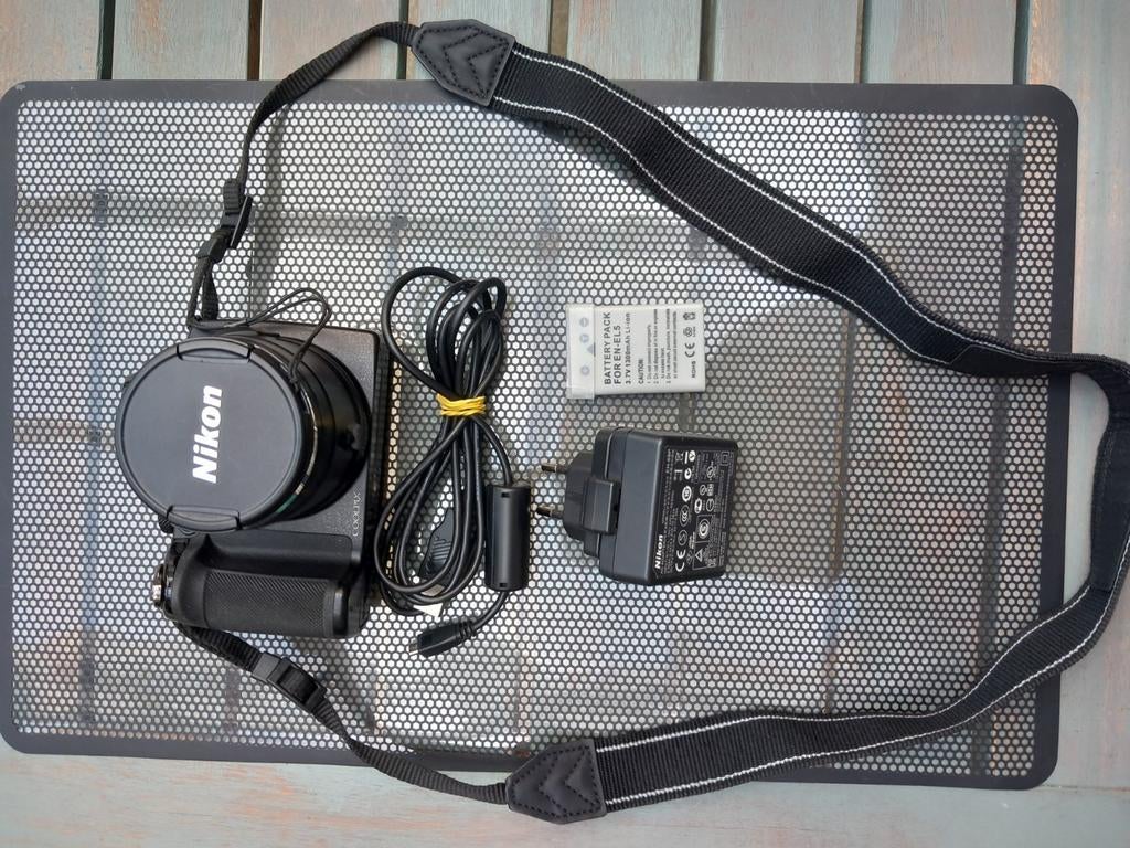 Nikon digitaal  fototoestel  ccolpix p500, Ophalen, Zo goed als nieuw, Nikon
