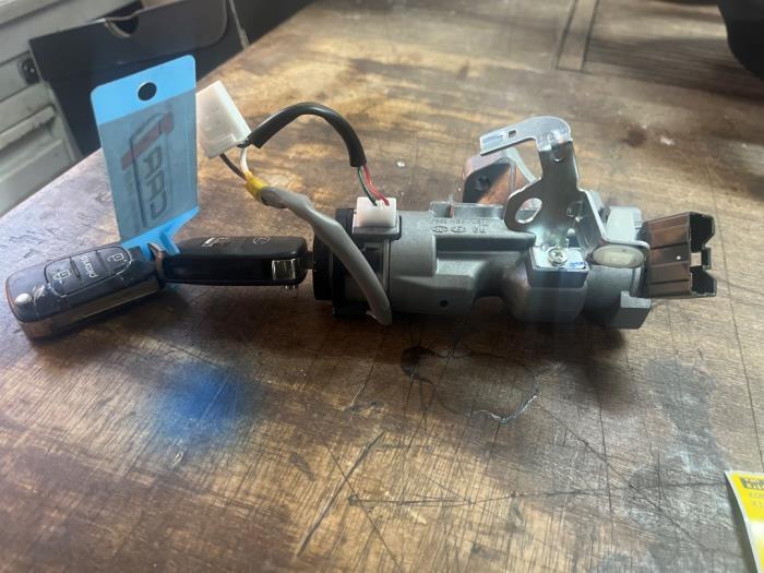 Serrure de contact + clé d'un Kia Picanto, Kia, -, 3 mois de garantie, Utilisé