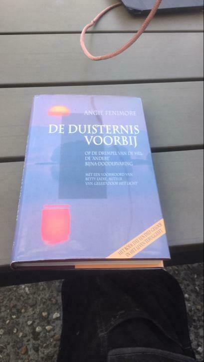De duisternis voorbij(#), Ophalen of Verzenden, Zo goed als nieuw