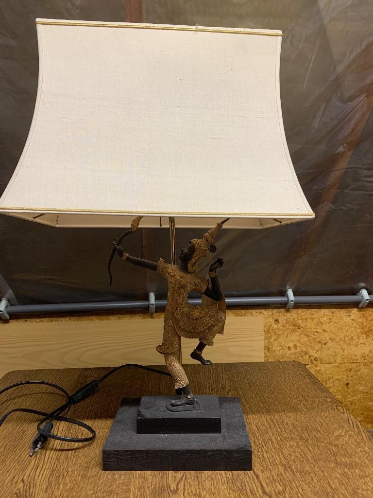 Lampe de table Archer de Thaïlande, Enlèvement, Comme neuf, Bois
