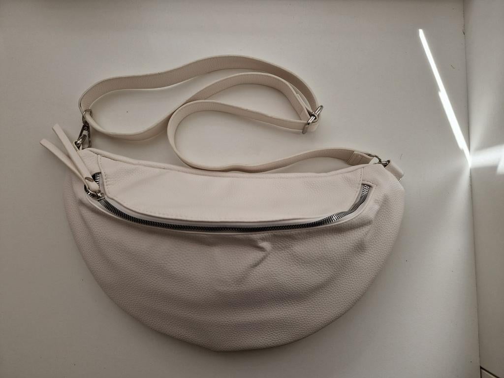 Sac banane en cuir blanc avec bandoulière, Enlèvement ou Envoi, Comme neuf, Blanc, Autres types