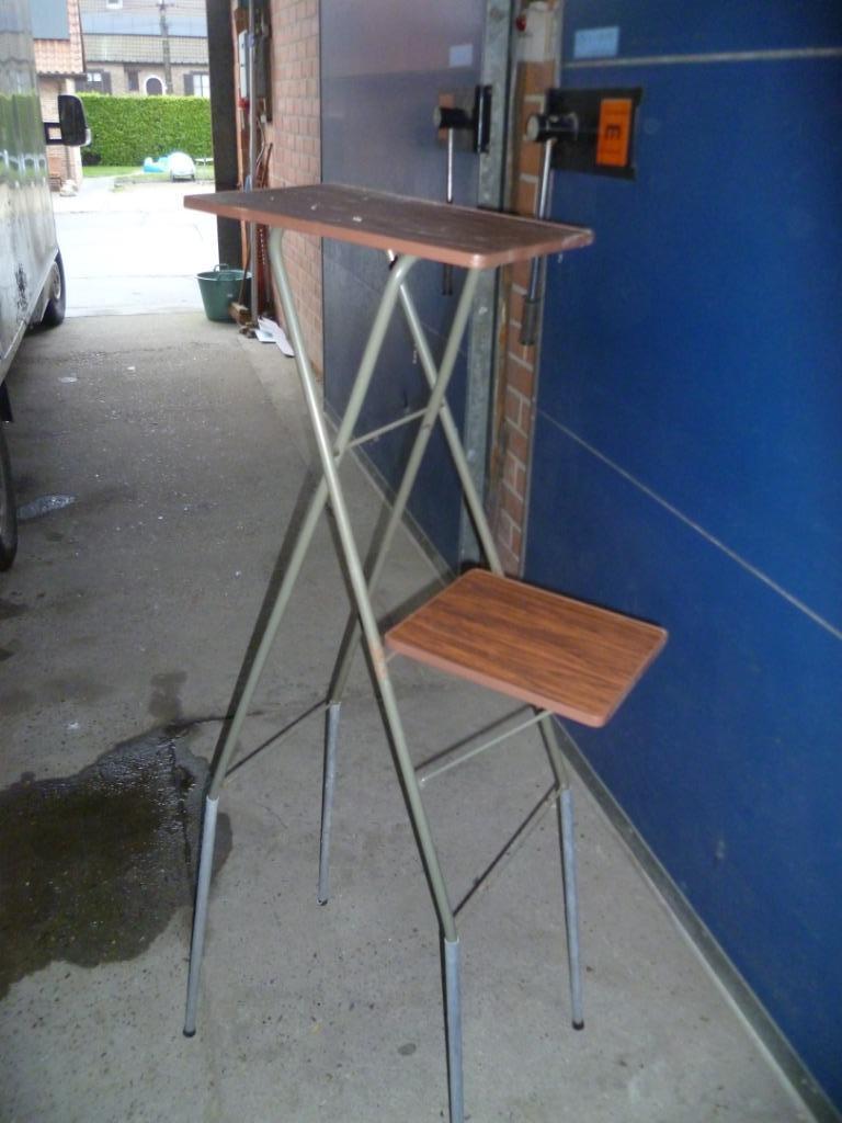 VINTAGE HOOG TAFELTJE, Antiek en Kunst, Ophalen
