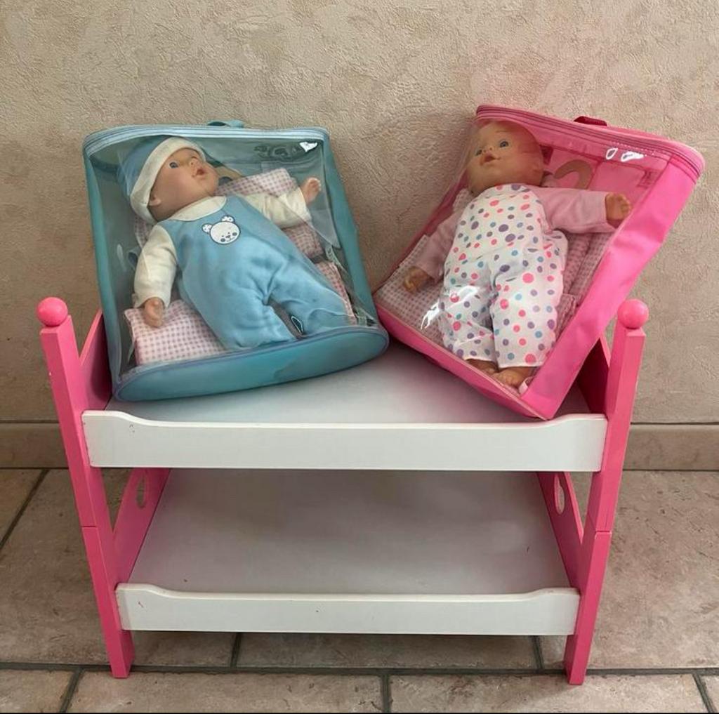 Poppenbed + tweeling + accessoires, Kinderen en Baby's, Ophalen, Zo goed als nieuw, Overige typen