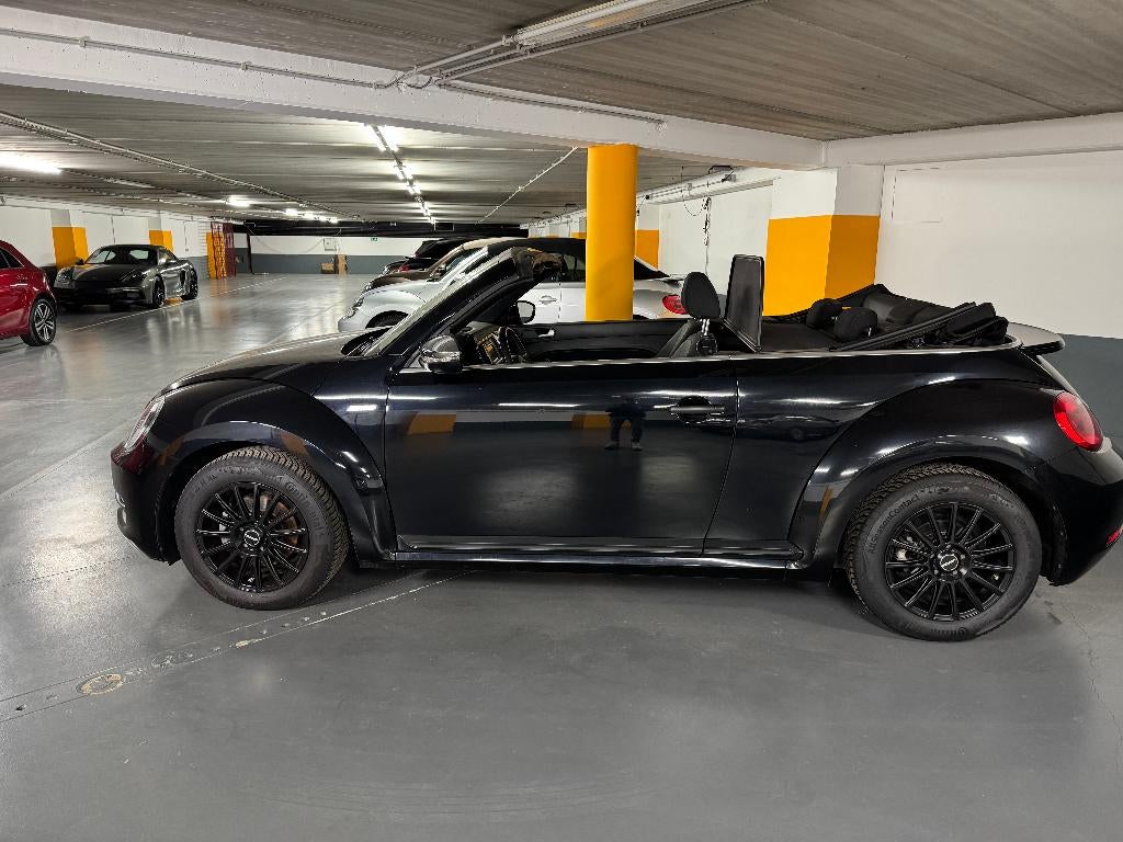Volkswagen New Beetle noir DSG Cab 1.2 TSI, Autos, Volkswagen, 1197 cm³, https://public.car-pass.be/vhr/57710194-7ba3-475c-aa6c-b75288278a67