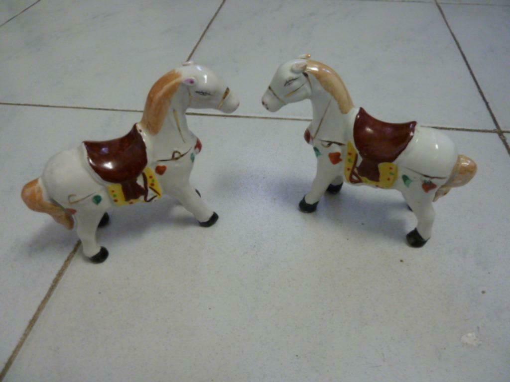 Ensemble décoratif de 2 petits chevaux H: 11,5cm L:13cm, Enlèvement ou Envoi