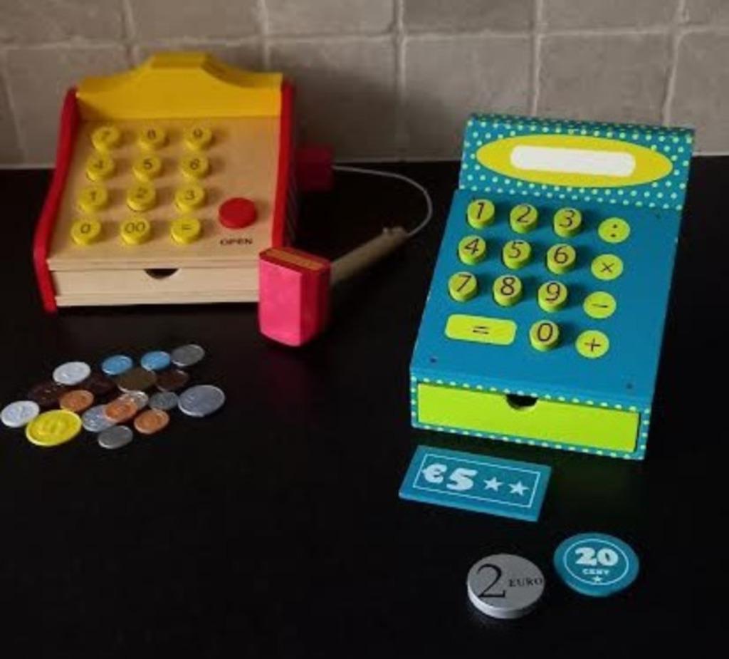 Houten speelgoedkassa 2 stuks, Ophalen of Verzenden, Gebruikt