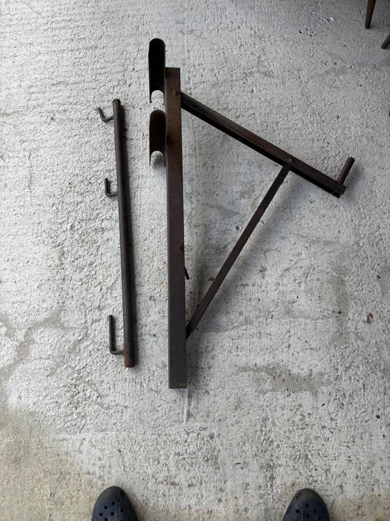Taquet d’échelle et son garde corps, Enlèvement, Utilisé