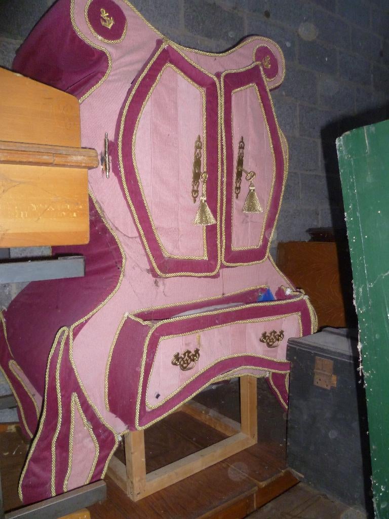OUDE KINDERKAST, Ophalen