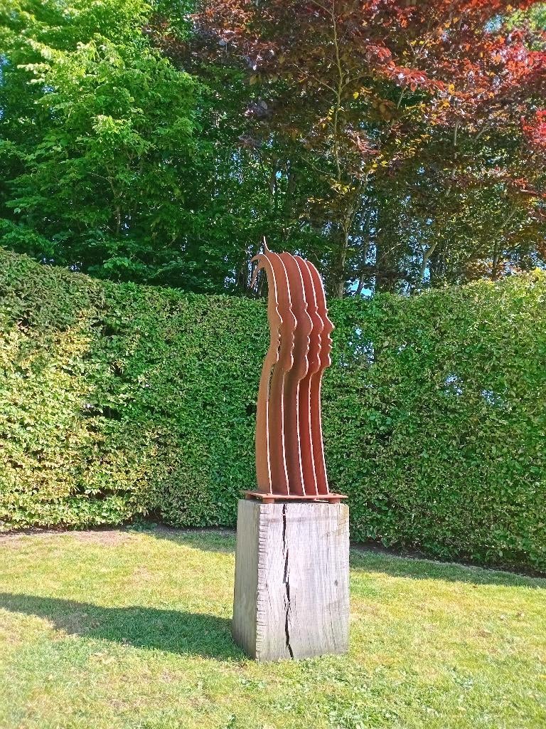 Statue de jardin en fer sur socle en bois dur, Enlèvement ou Envoi