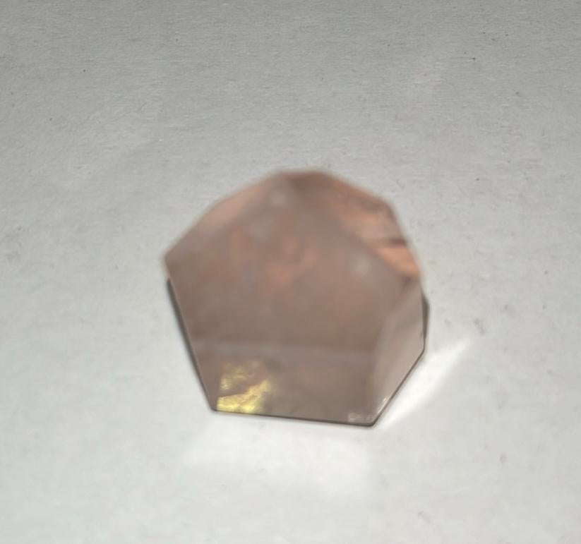 Facet geslepen rozenkwarts steen - 10gram - 20mm x 14mm x 24, Ophalen of Verzenden