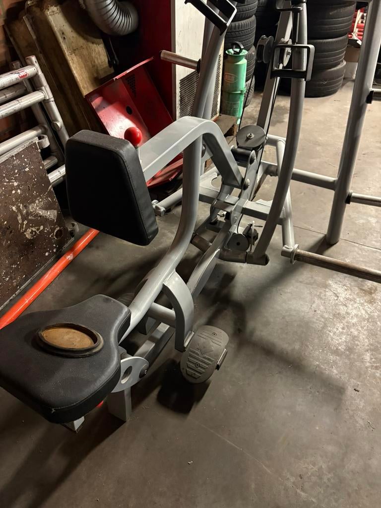 Seated row machine (plate loaded), Enlèvement, Utilisé