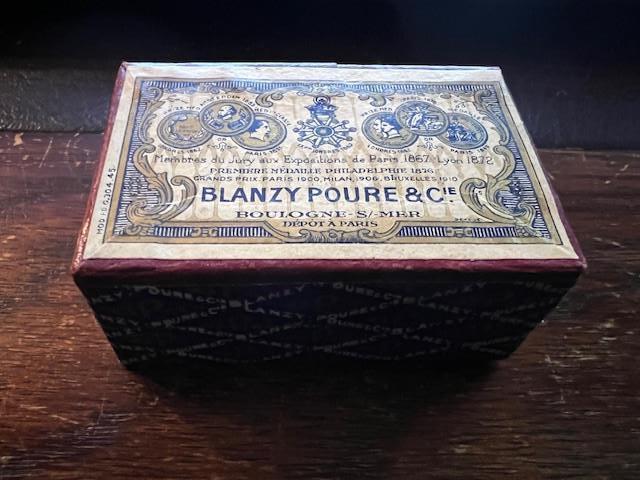 Boîte complète et scellée de 144 plumes Blanzy, Poure & Cie., Enlèvement
