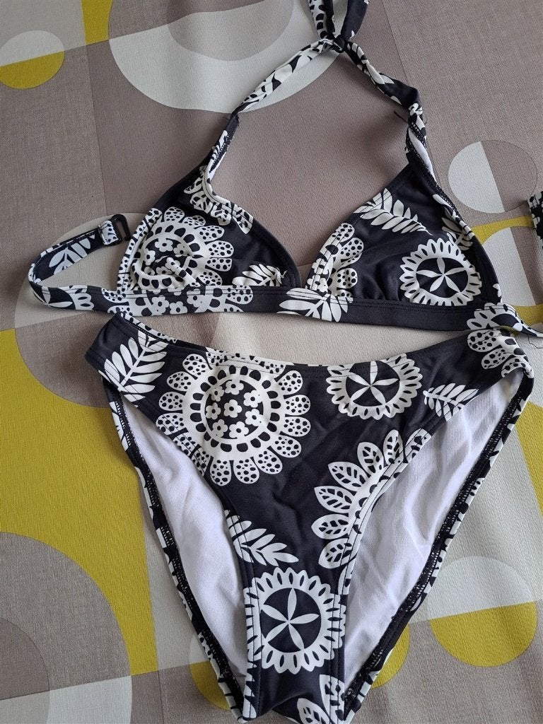Bikini zwart-wit maat 38, Kleding | Dames, Badmode en Zwemkleding, Ophalen of Verzenden, Zo goed als nieuw, Zwart, Bikini