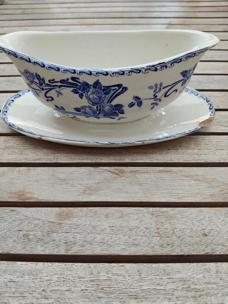 vintage sauskom met vaste onderschotel – Boch Frères Keramis, Envoi
