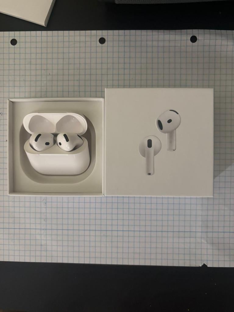 Airpods 4, Telecommunicatie, Mobiele telefoons | Oordopjes, Ophalen of Verzenden, Zo goed als nieuw