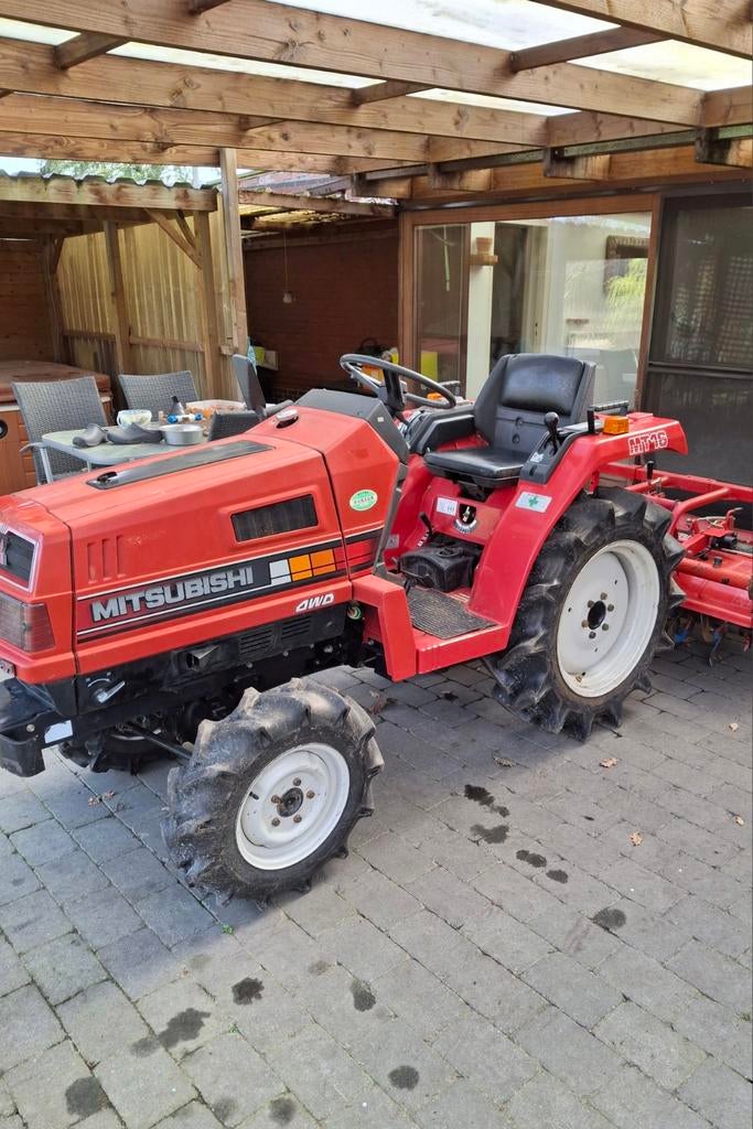 Mitsubishi traktor, Enlèvement